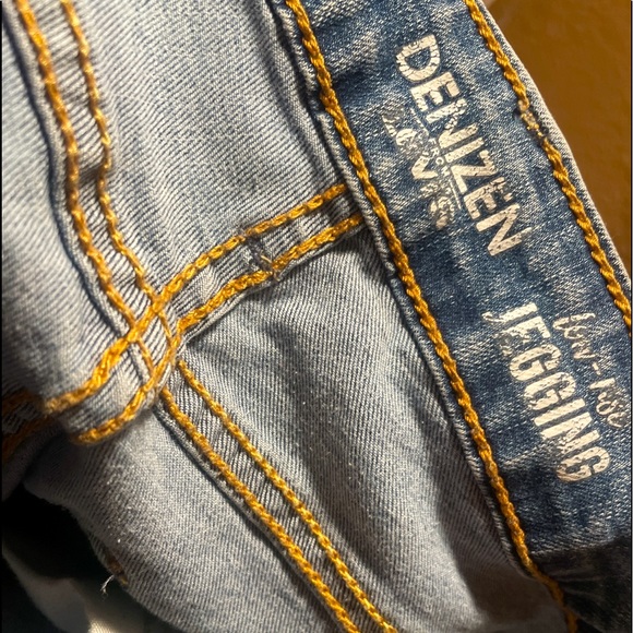Denizen from Levi’s ripped low-rise Jeggings - Picture 4 of 5